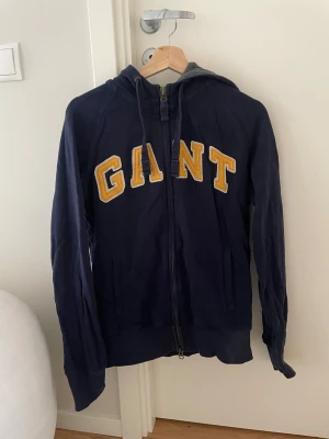 GANT tröja - GANT tröja med dragkedja, storlek M bra skick!!