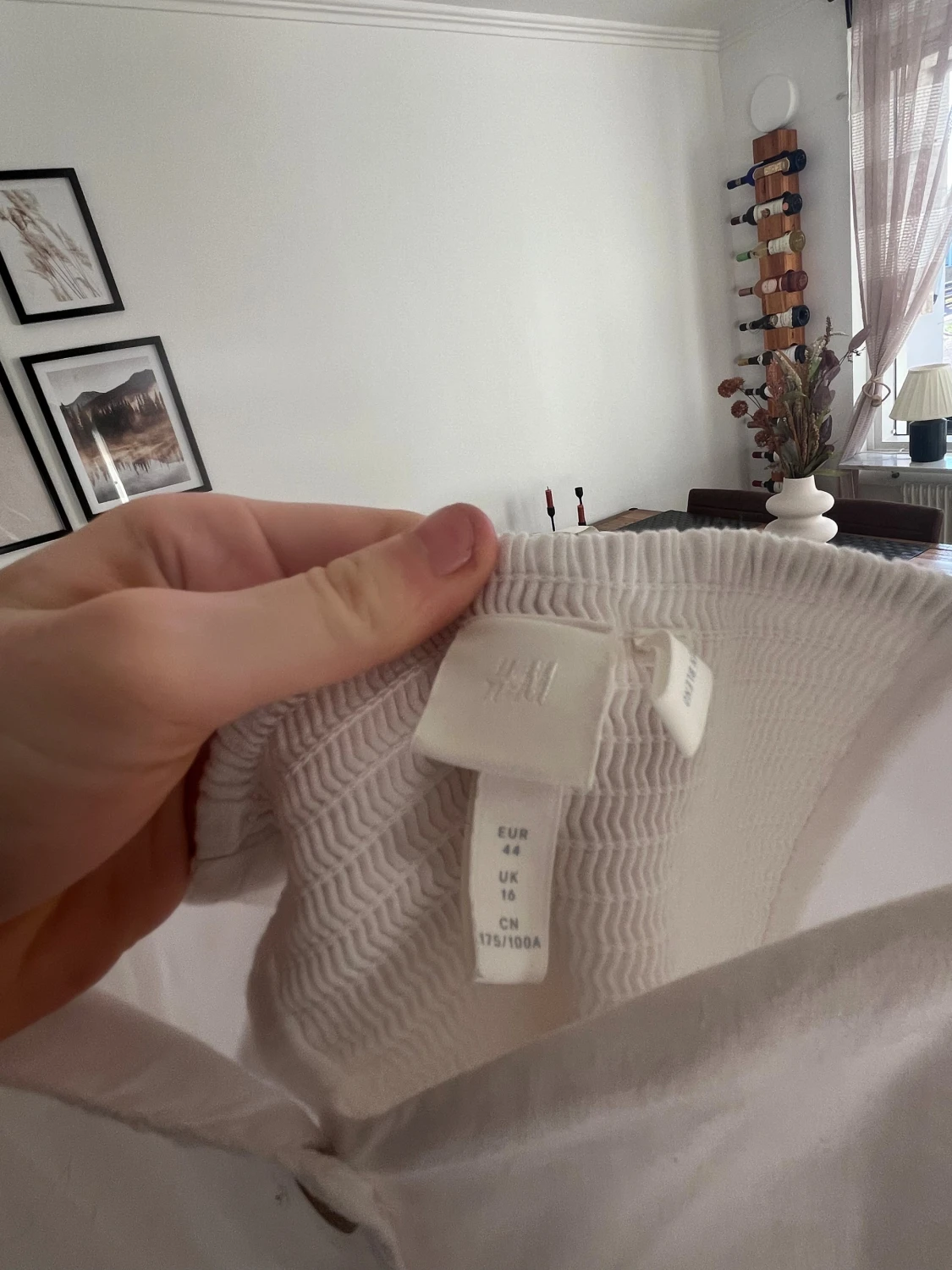 Vit sommarklänning från H&M med knappar - 1