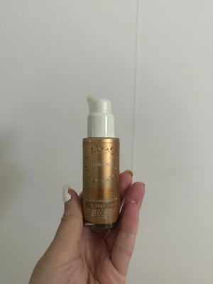 Lumene Natural Glow Foundation  -  foundation från Lumene i färgen 5 Deep Tan  , helt ny