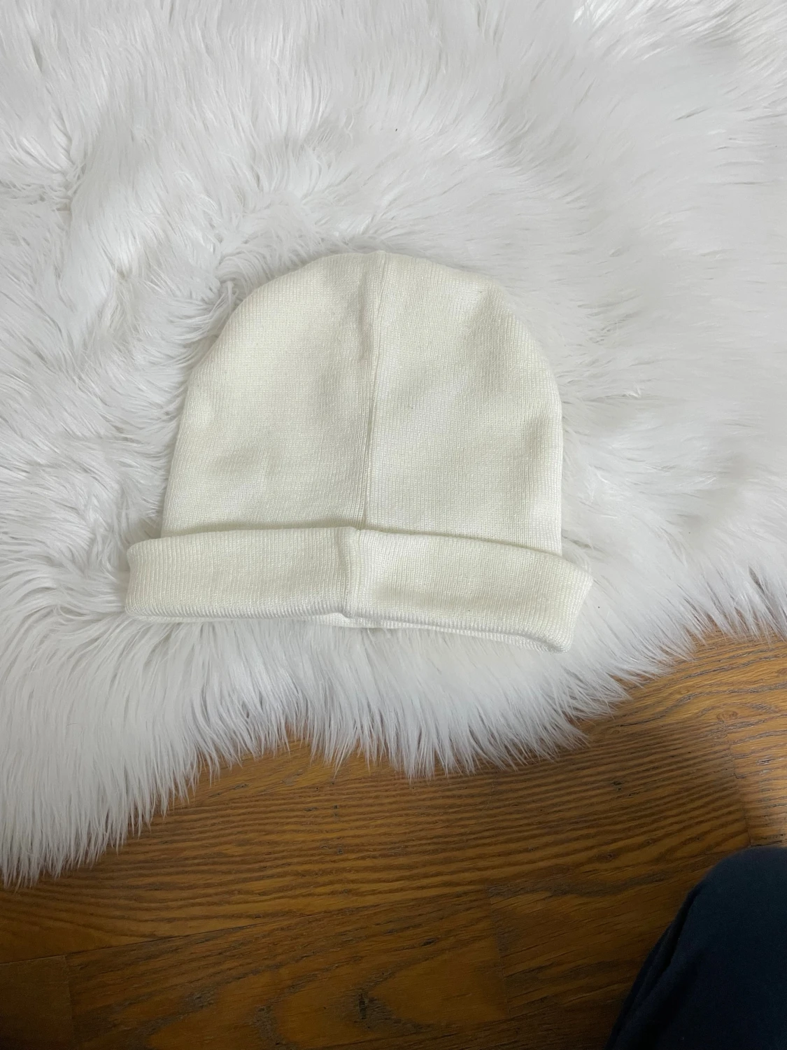 Vit mössa från Lacoste - 1