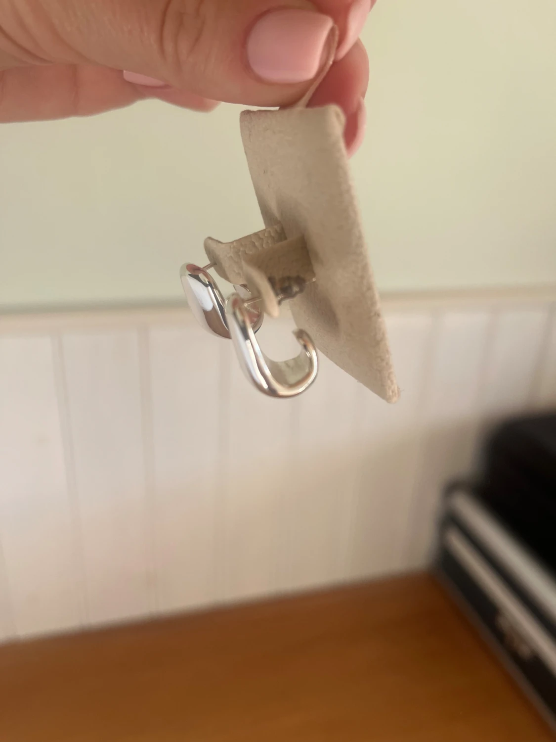 Snygga silvriga örhängen från Muli collection - 2