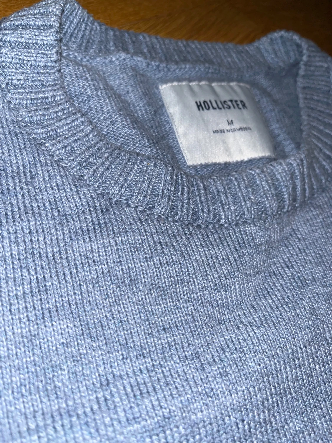 Blå stickad tröja från Hollister - 1