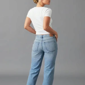 Jeans - Jeans från Gina, samma modell som första bilden men annan färg