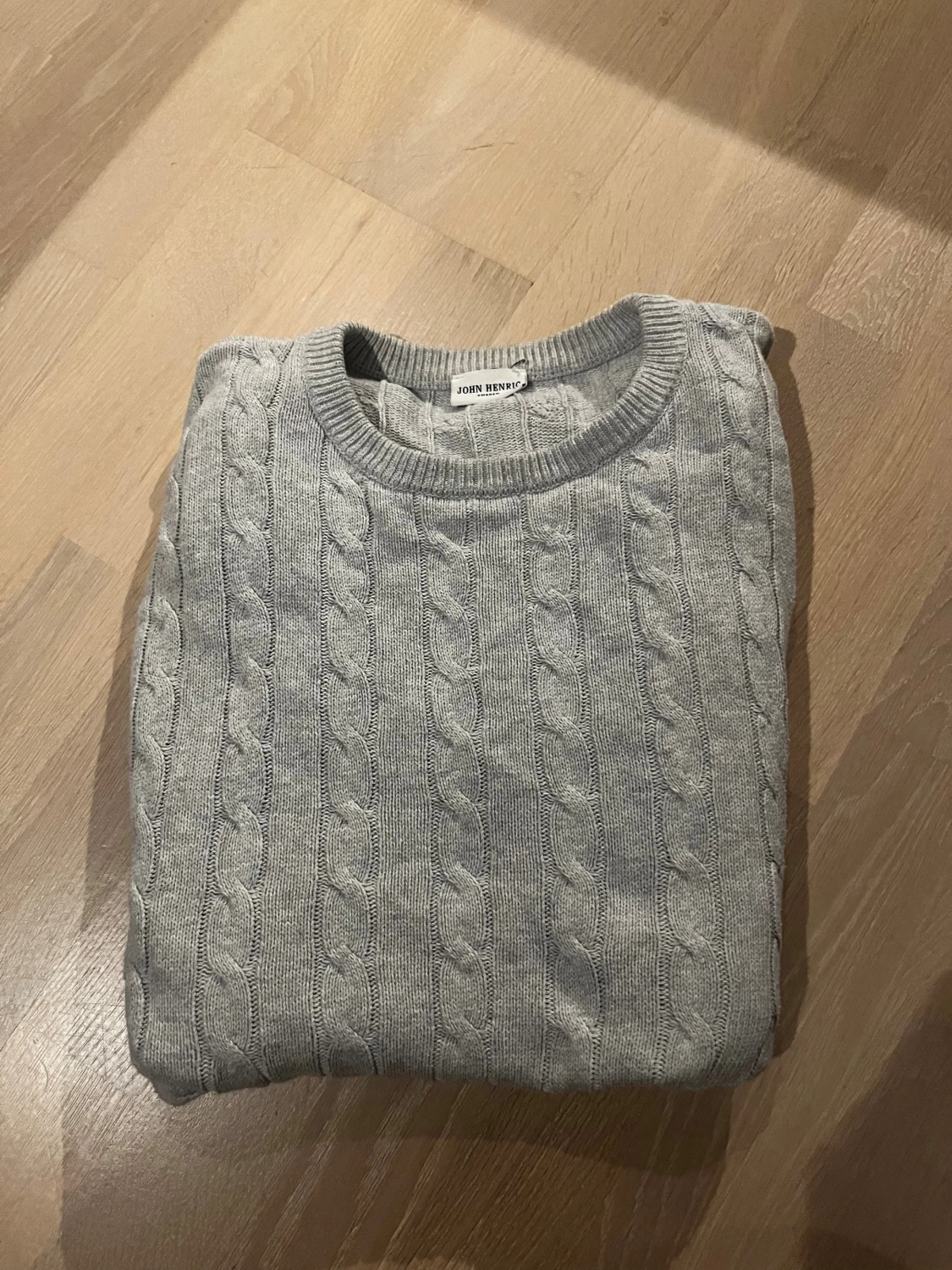 Grå kabelstickad tröja John Henric - 1