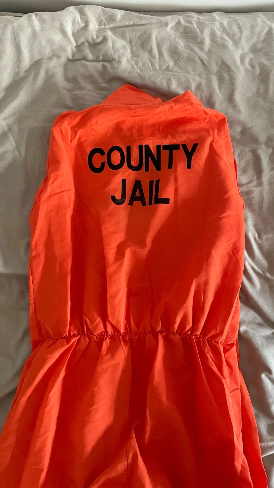 Orange fängelsedräkt med tryck - 1