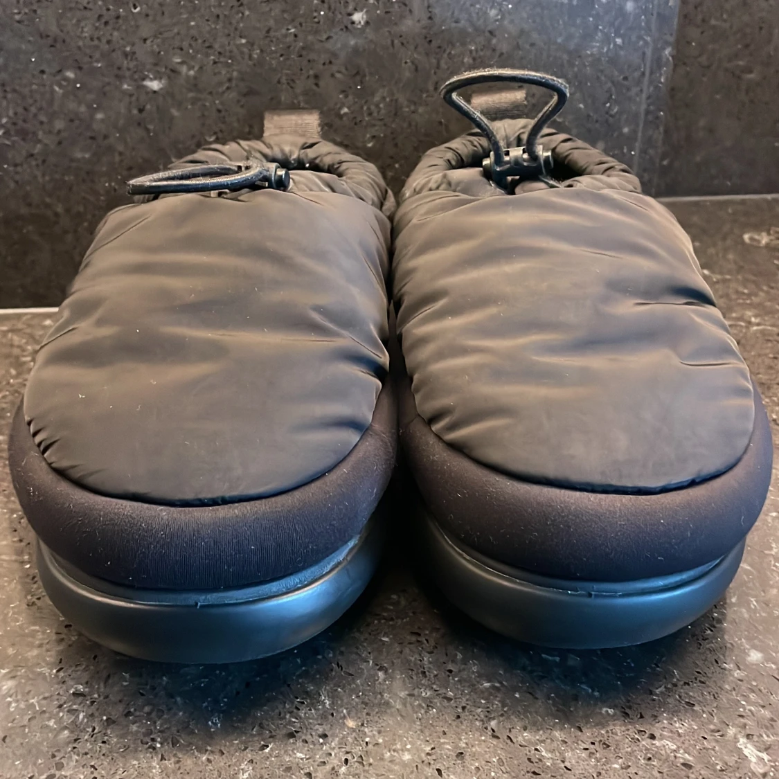 Svarta UGG slip-on sneakers