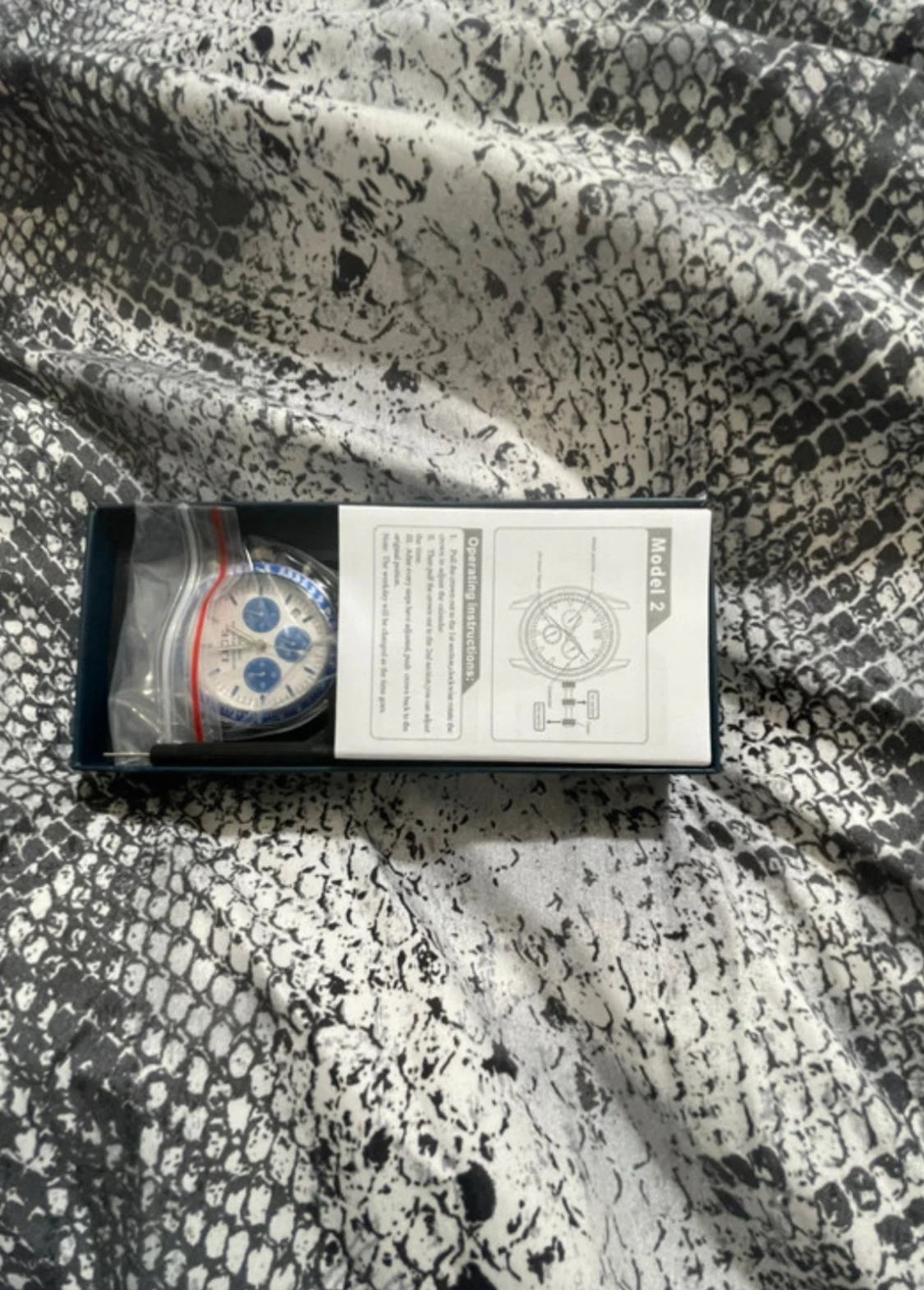 LIGE silverfärgad kronografklocka - 2