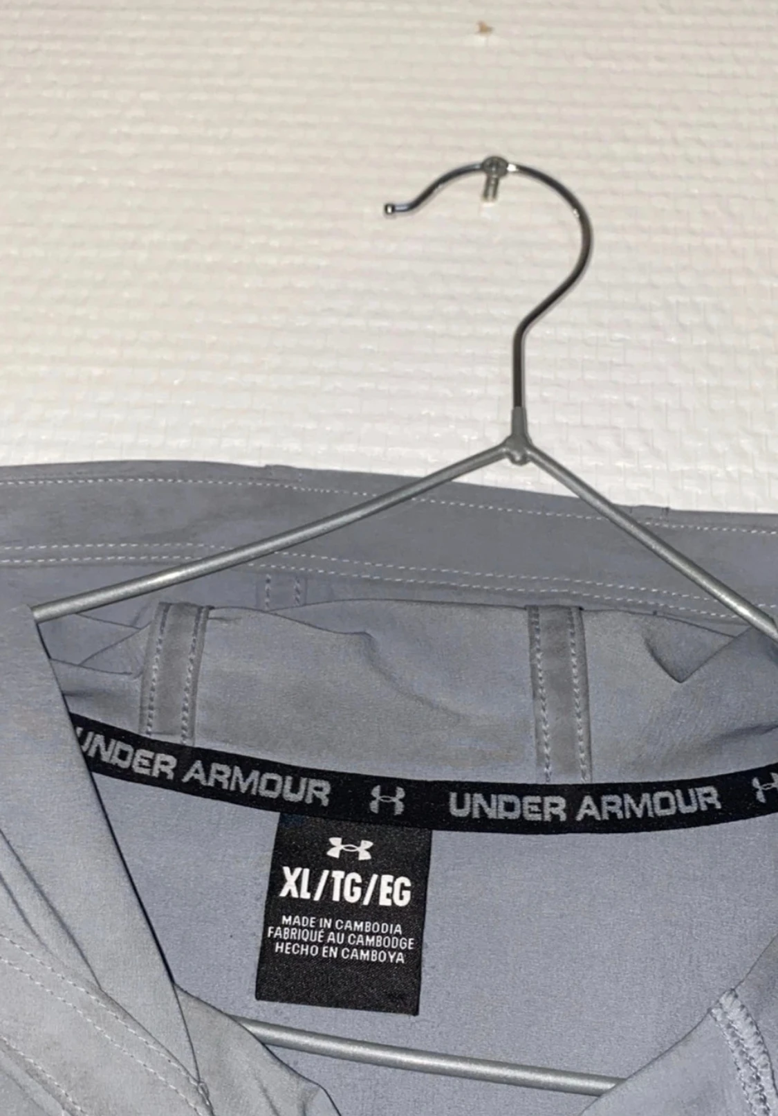 Grå och svart vindjacka Under Armour XL - 1