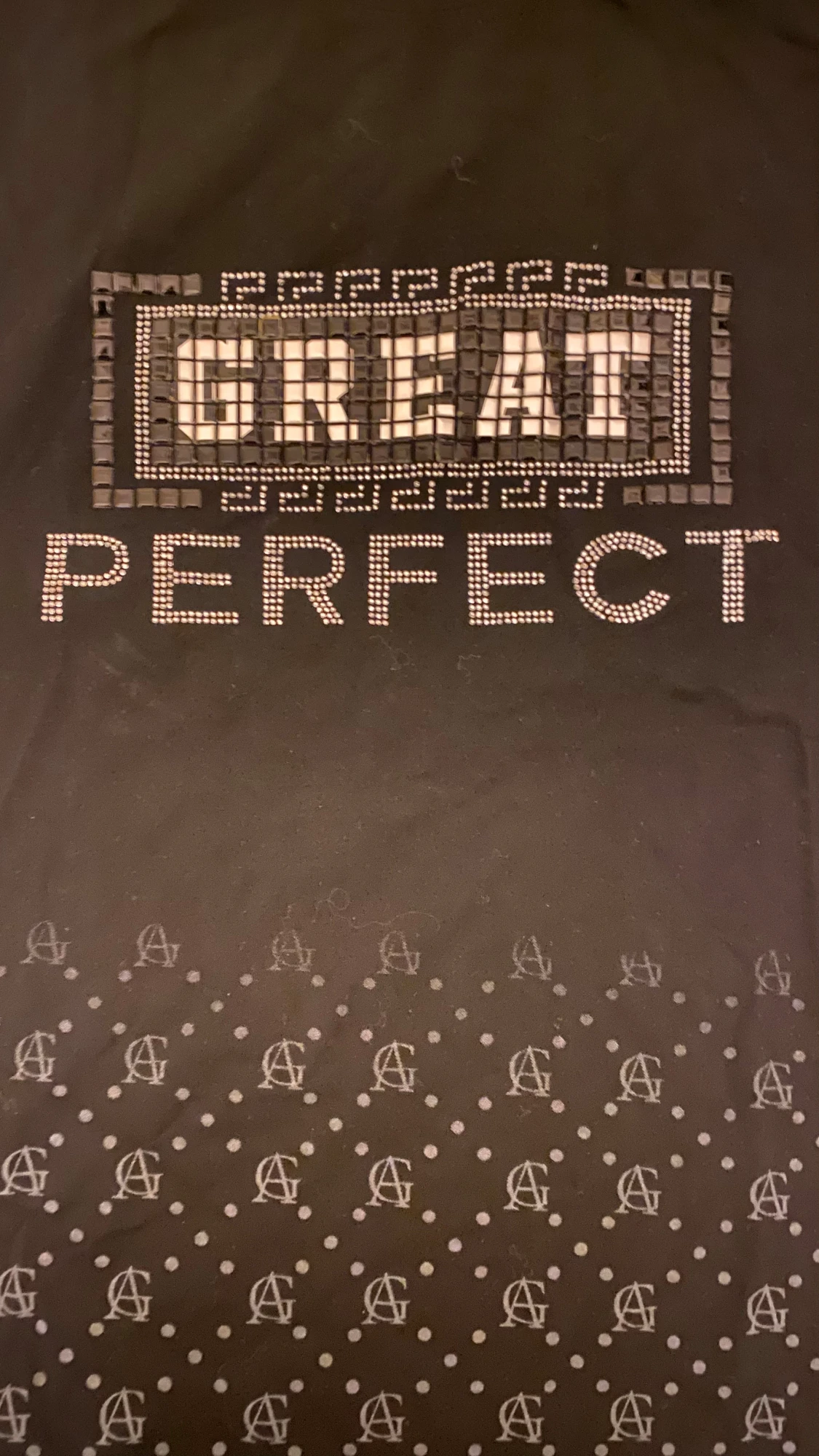 Svart t-shirt med stenar från Caceek - 3