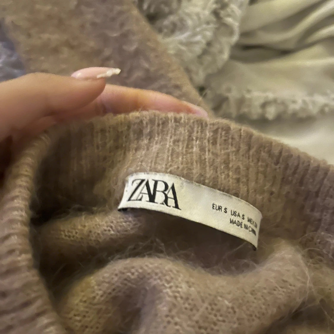 Beige stickad tröja från Zara - 1