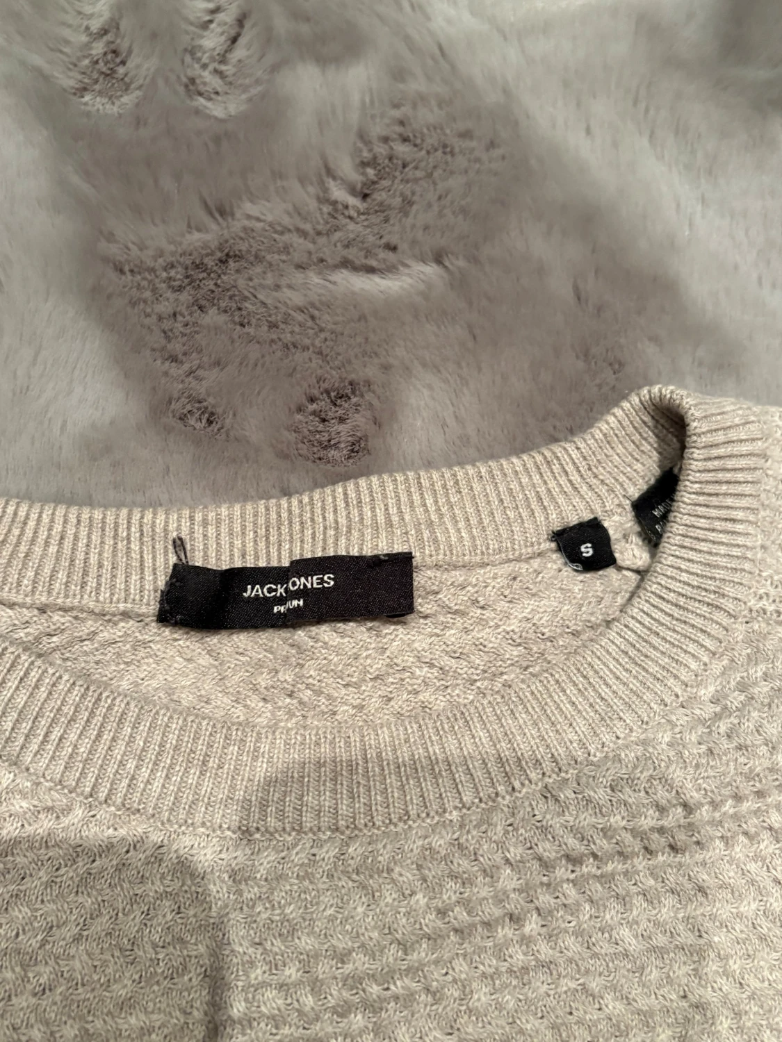 Grå stickad Jack and Jones tröja - 2