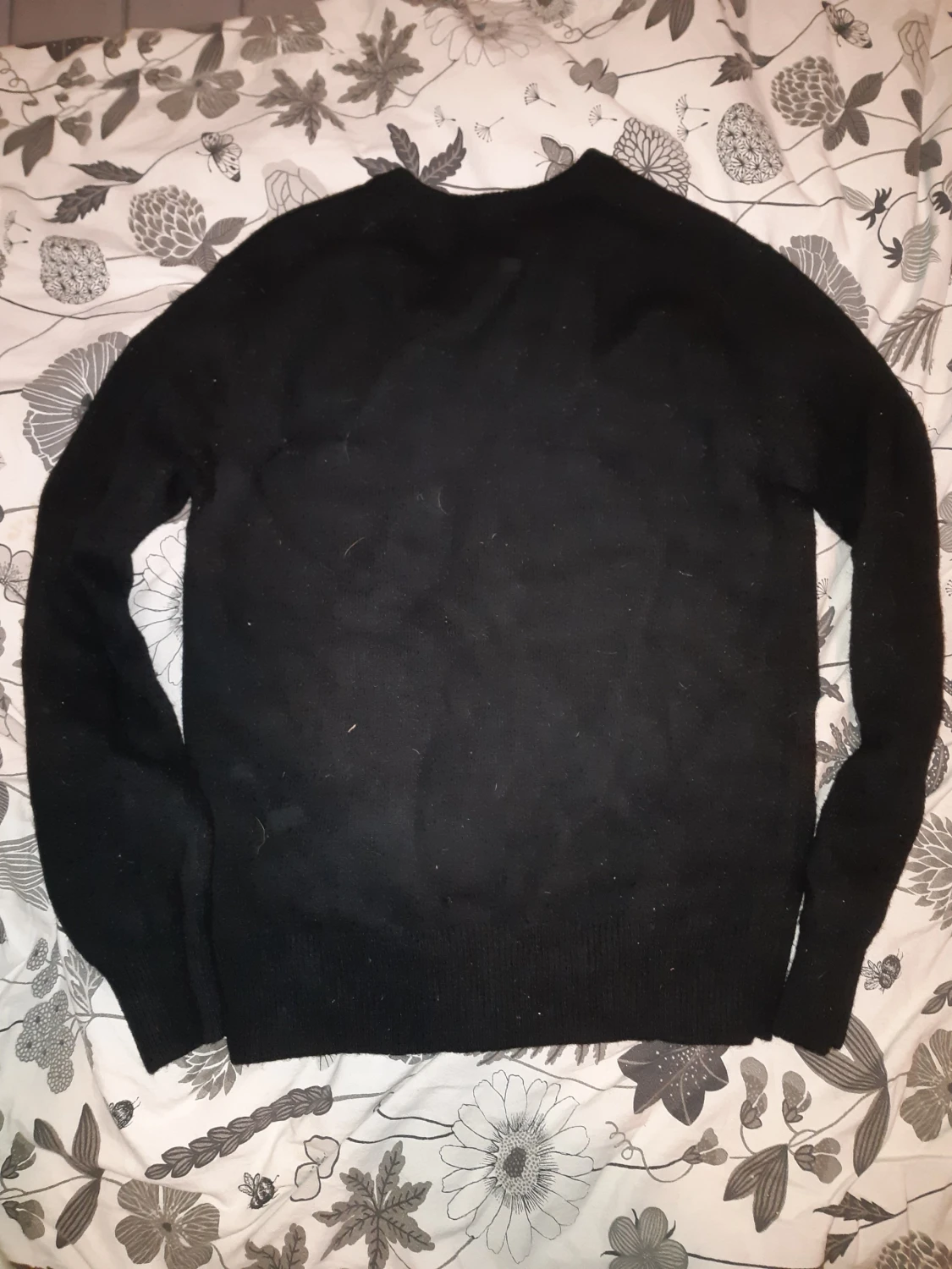 Svart stickad GANT tröja v-ringad - 2