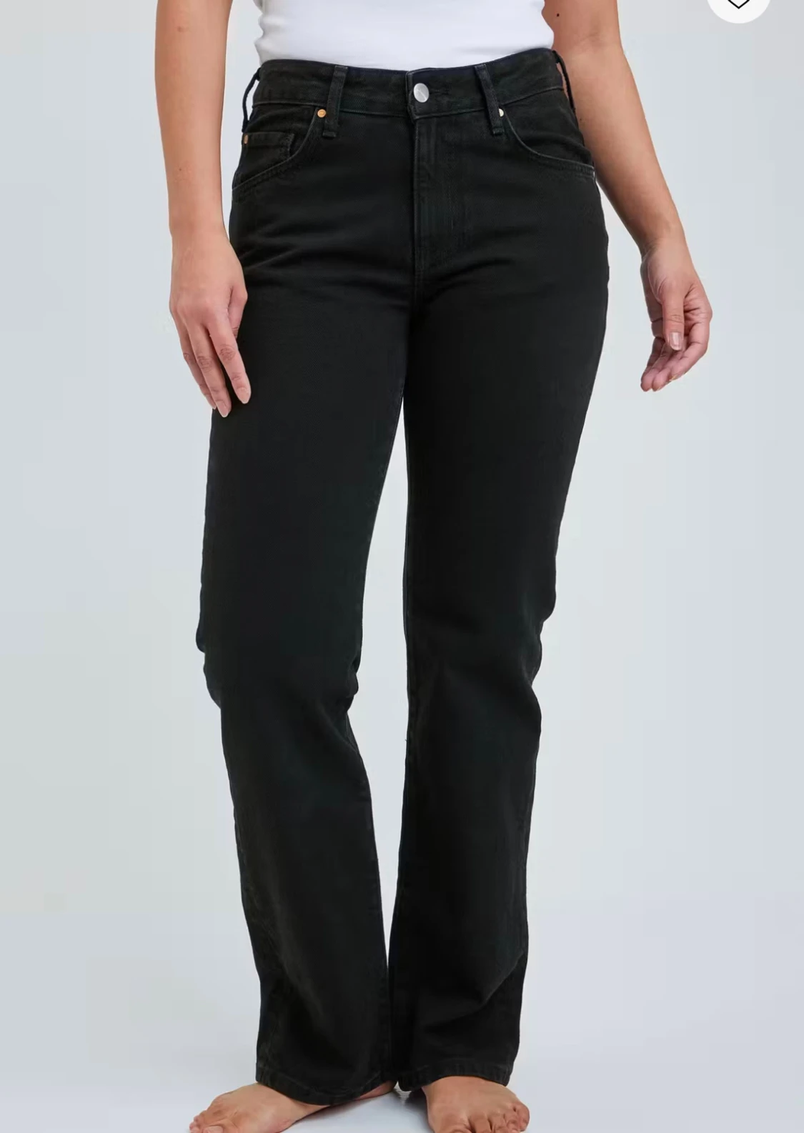 Svarta low straight jeans 
