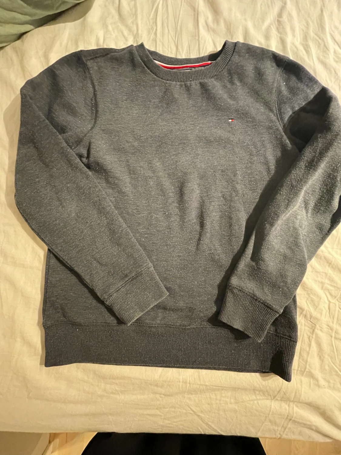 Mörkblå/grå sweatshirt från Tommy Hilfiger