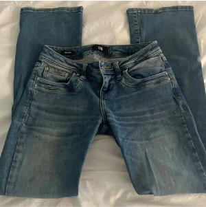 Ltb jeans - Ltb jeans i väldigt fint skick, storlek W25 L30 passar mig som är 165