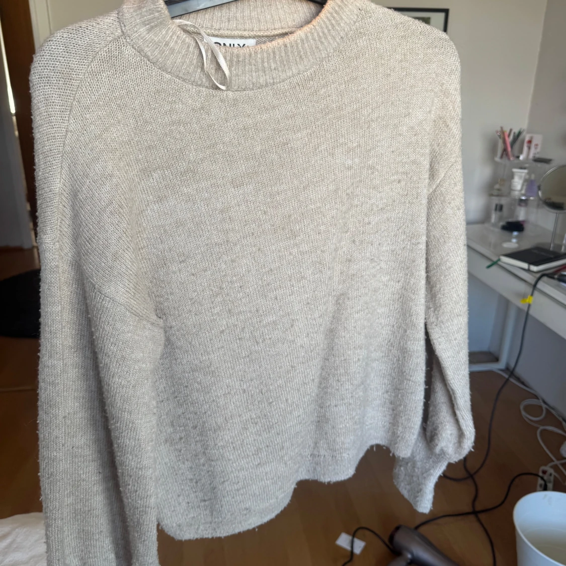 Beige stickad tröja från ONLY