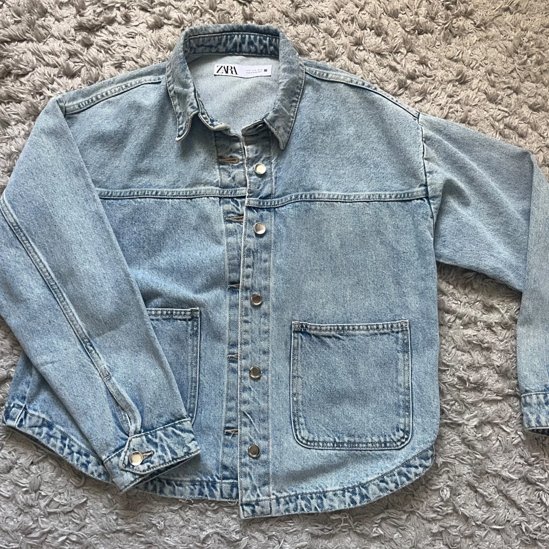 Ljusblå jeansjacka från Zara - 3