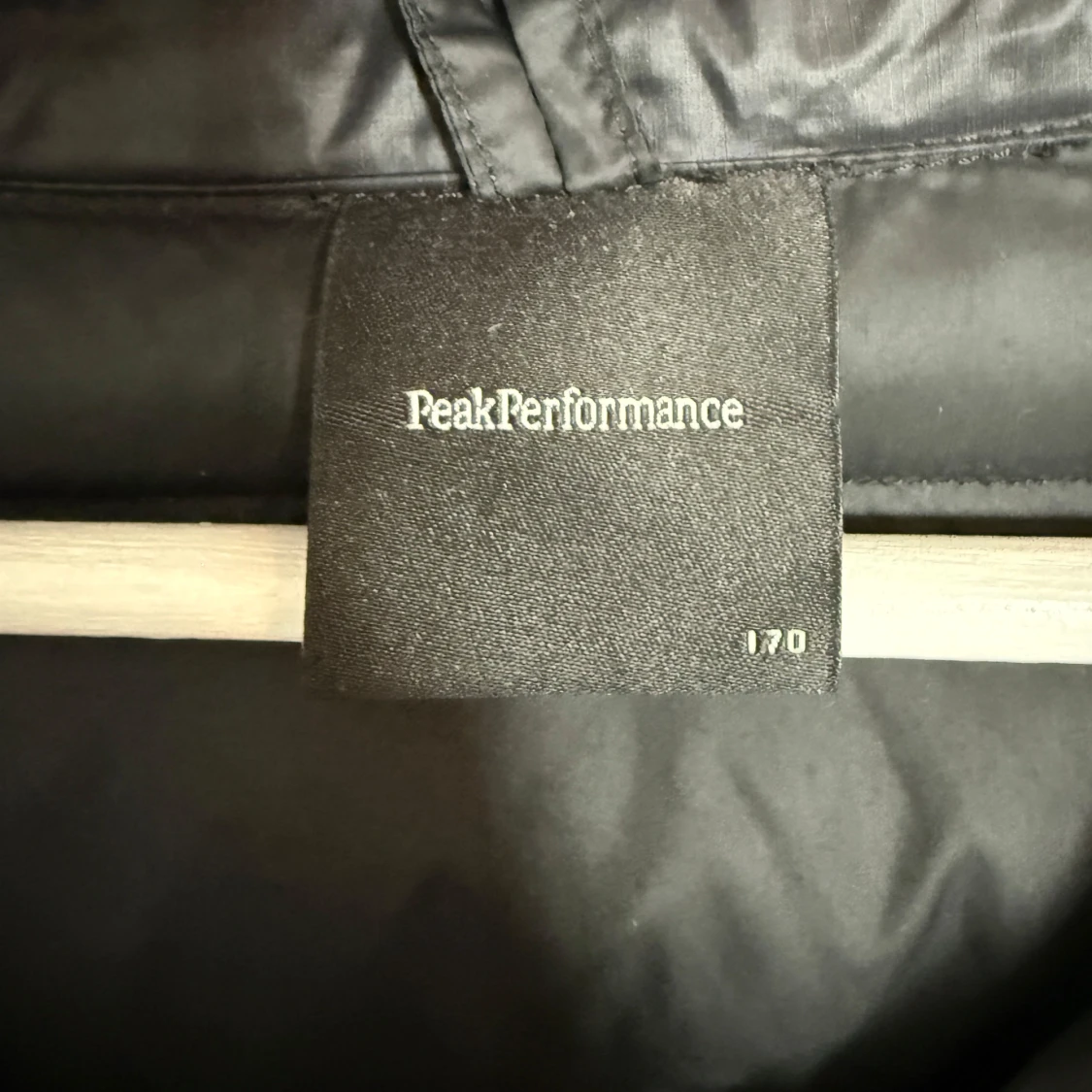 Svart dunjacka från Peak Performance - 3