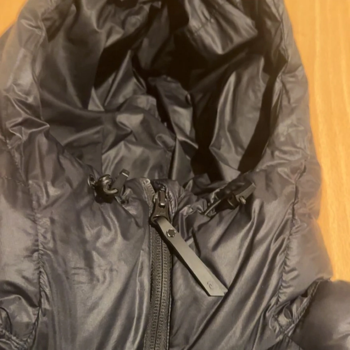 Svart dunjacka Peak Performance M - 2