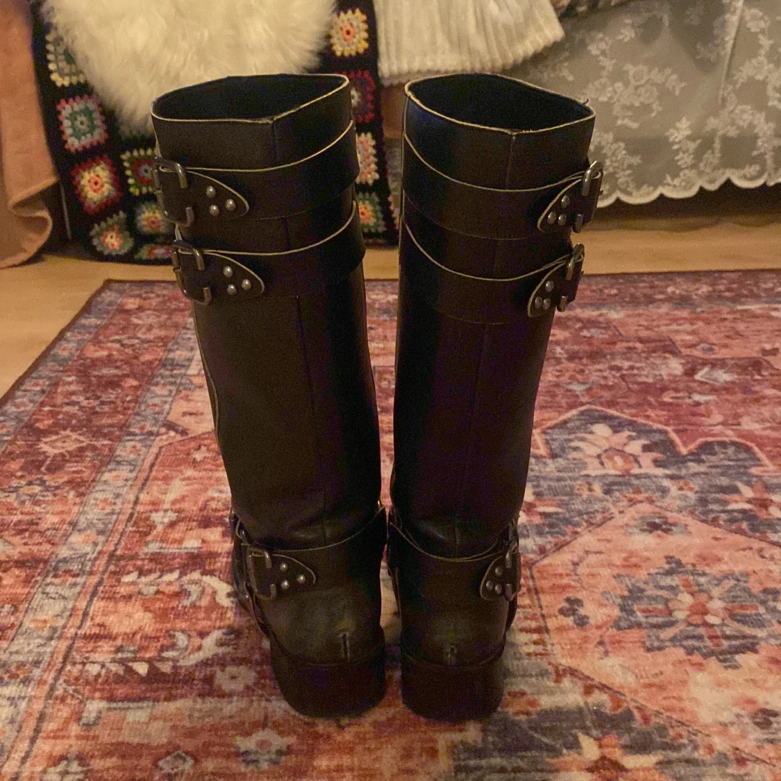 Svarta höga boots med spännen - 2