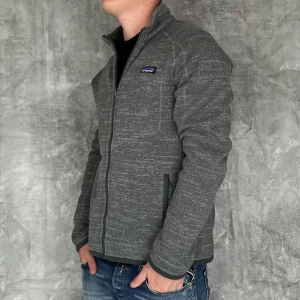 Patagonia Fleecejacka - Patagonia Fleecejacka  - Pris: 899kr  - Modell: 180cm 70kg  - Bra skick utan defekter  - Storlek: M  - Original förpackning tillkommer inte