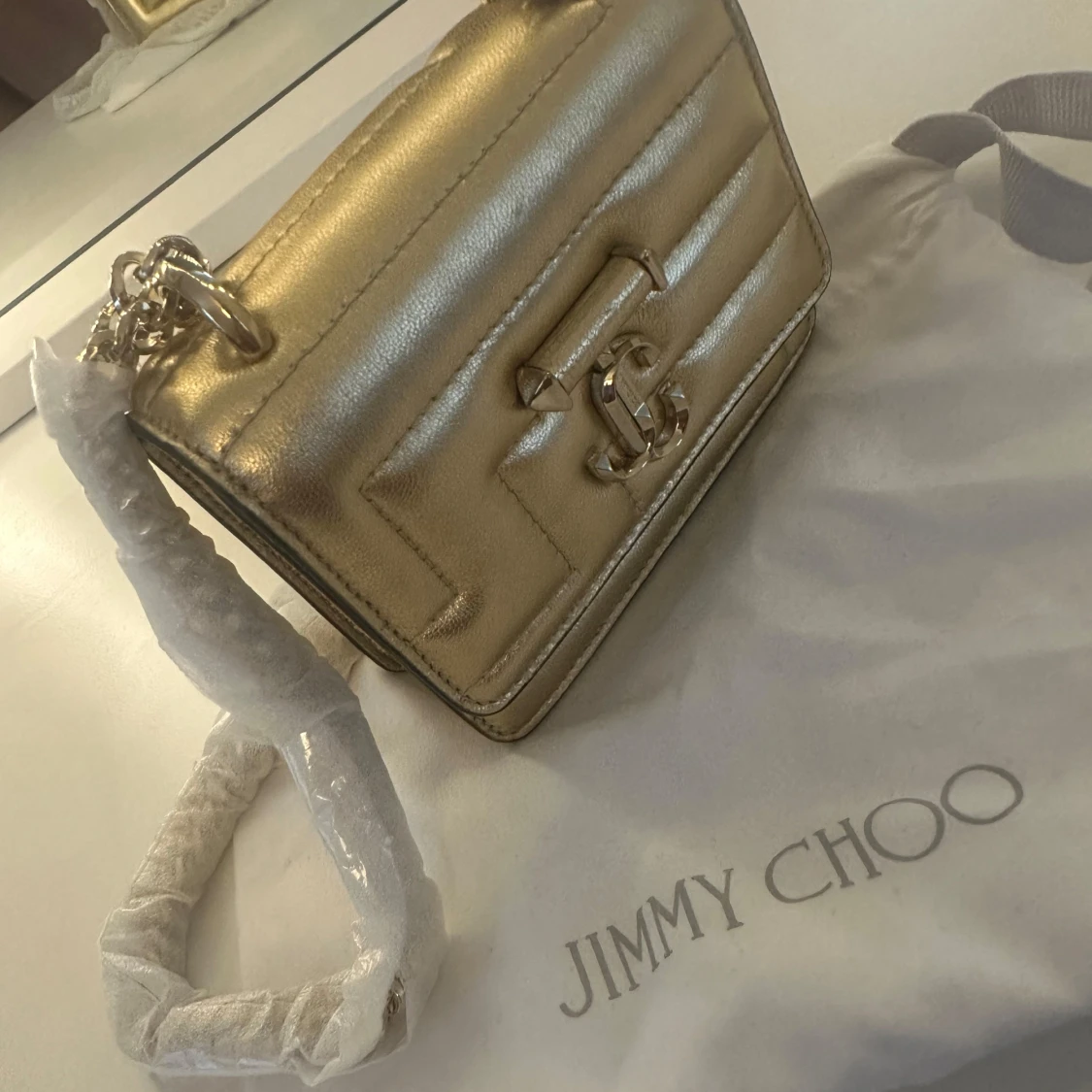 Guldig quiltad handväska från Jimmy Choo - 1
