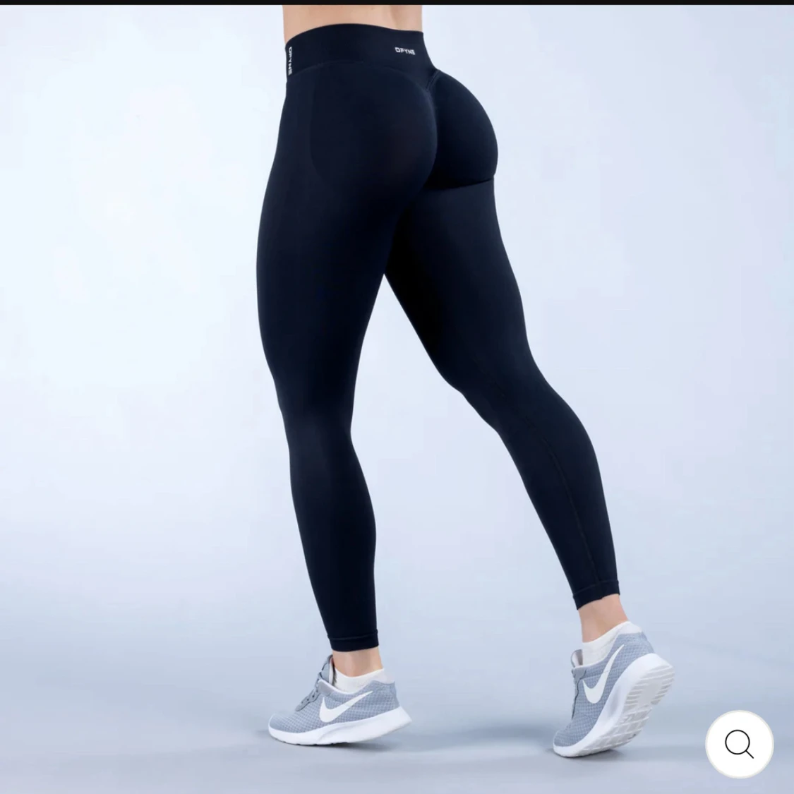 Svarta leggings från DFYNE - 1