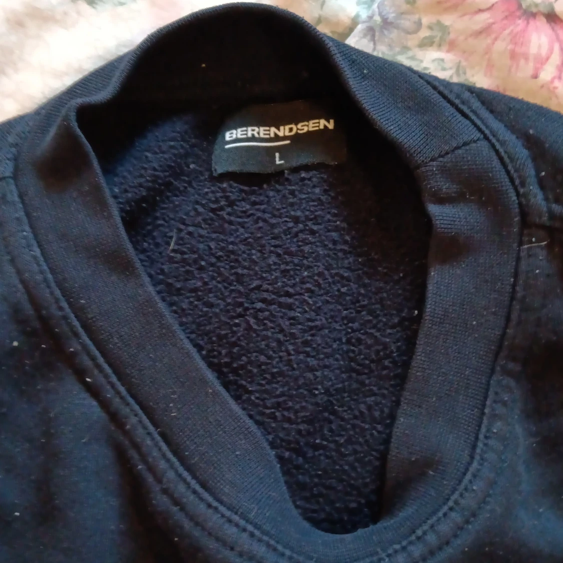 Svart Volvo-tröja från Berendsen L - 2