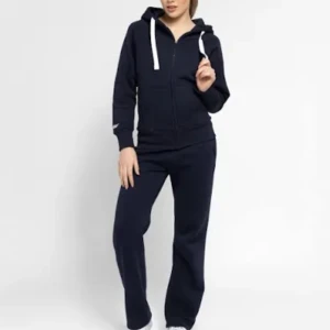 INTRESSEKOLL mörkblå russemerch set - INTRESSEKOLL på mitt mörkblå russemerch som ja älskar men börjar bli lite smått.💙🫰🏼båda storlek XS