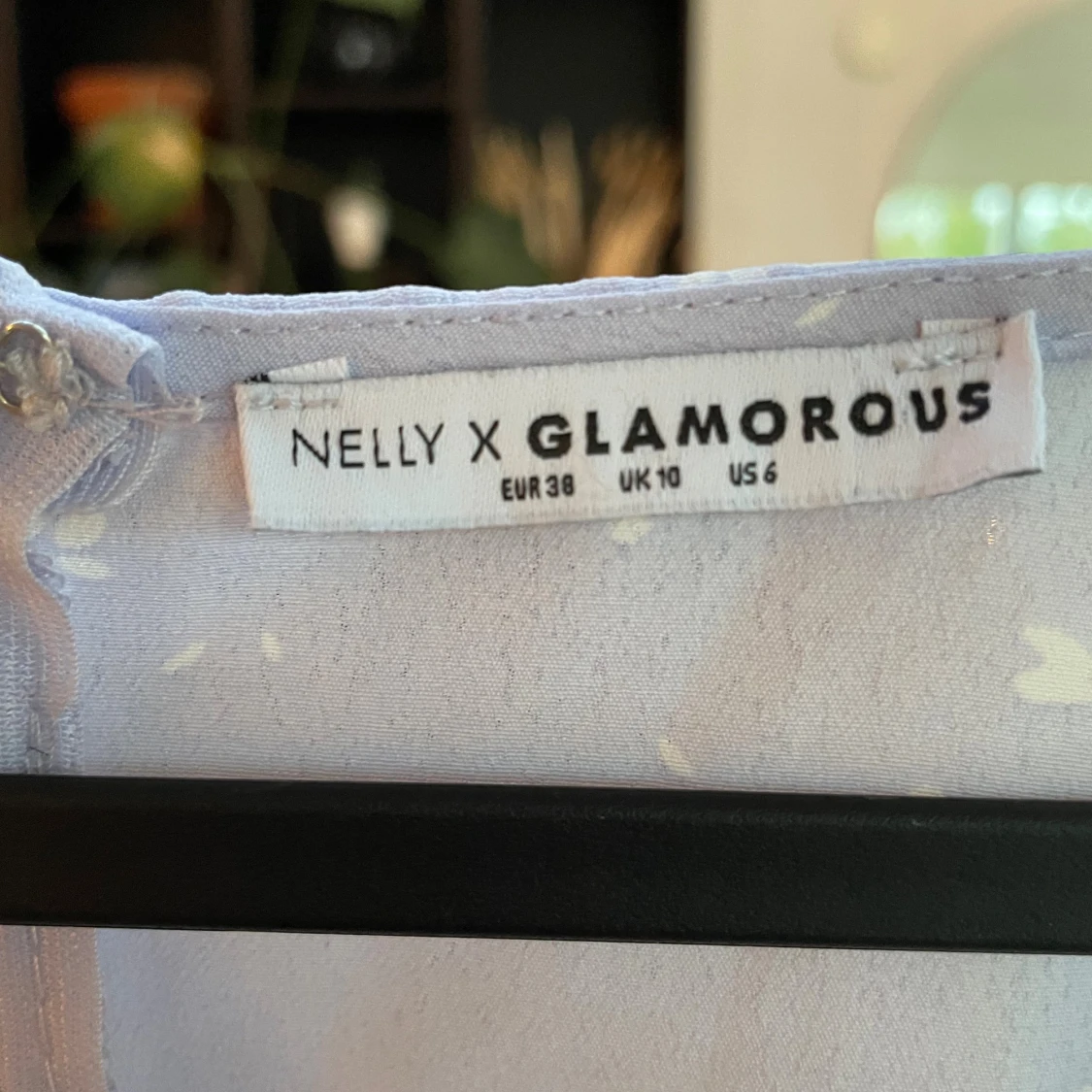 Ljuslila långklänning Nelly x Glamorous - 1