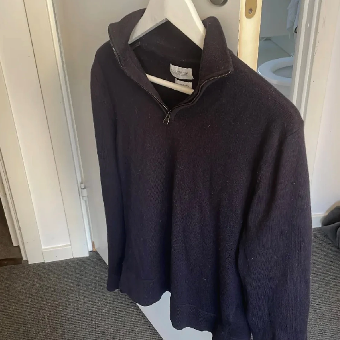 Mörkblå half zip tröja från These Glory Days - 1