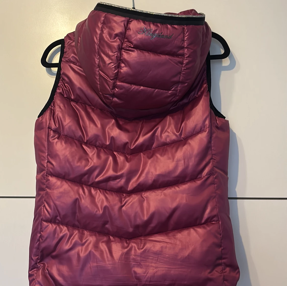 Mörkrosa dunväst från Kingsland - 2