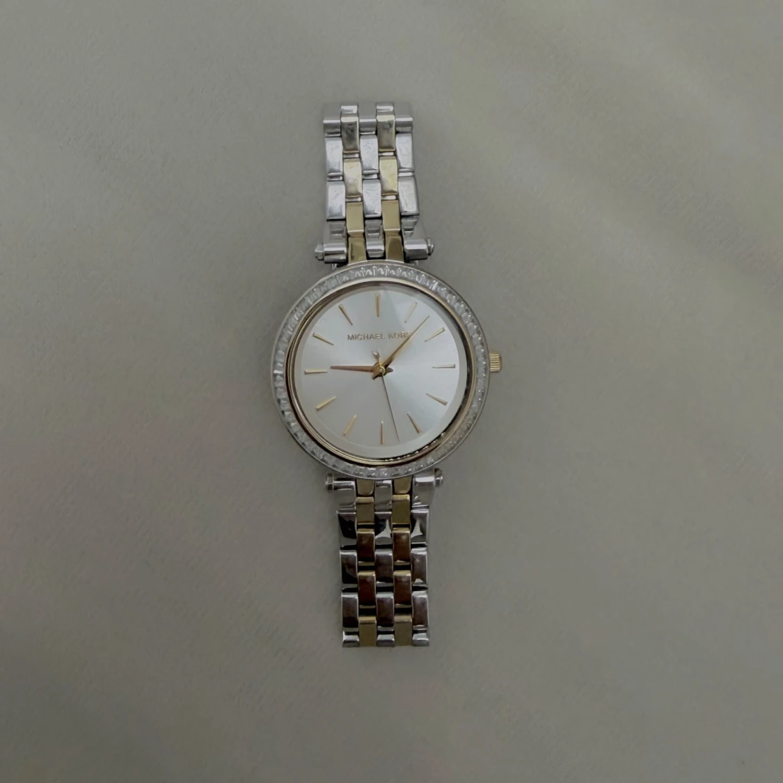 Michael Kors silver- och guldfärgad klocka - 1