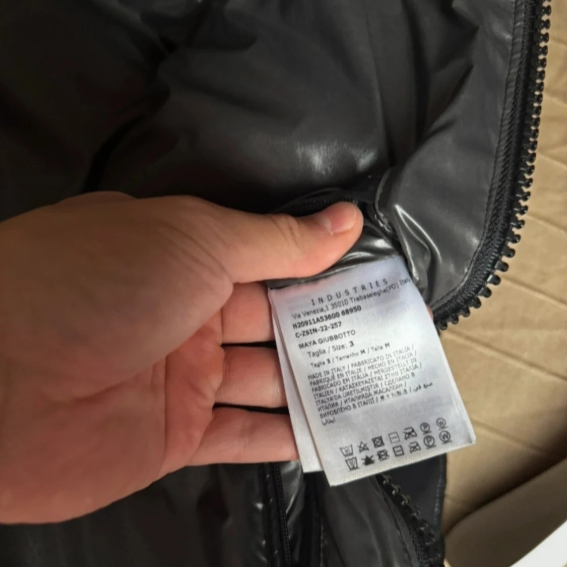 Svart Moncler pufferjacka med huva - 3