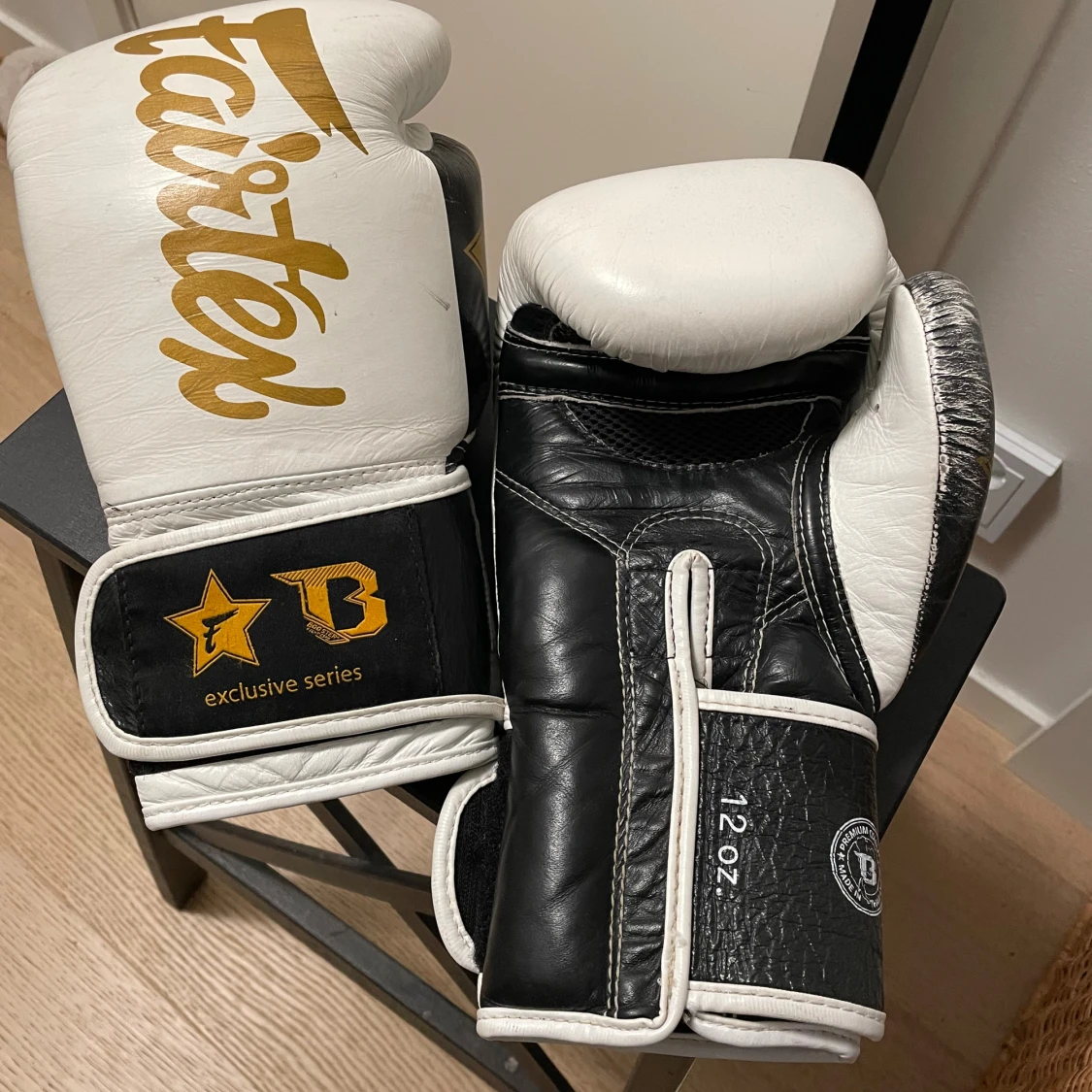 Fairtex boxningshandskar 12 oz äkta läder