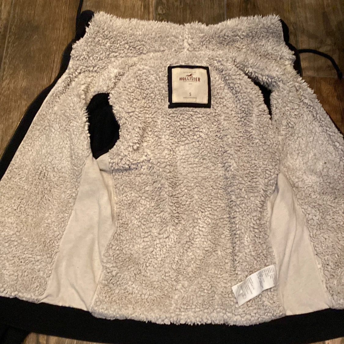 Fodrad Marinblå zip hoodie från Hollister  - 1