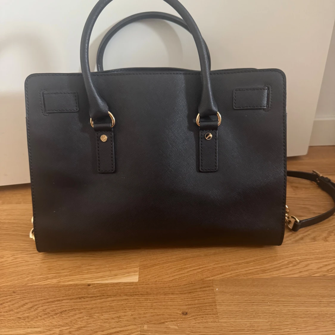 Svart handväska från Michael Kors - 1