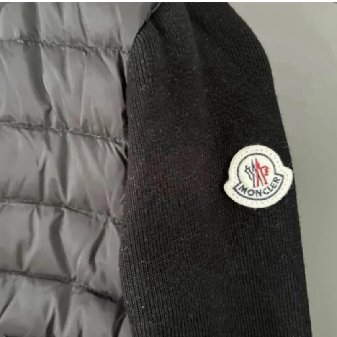 Svart pufferjacka från Moncler - 2