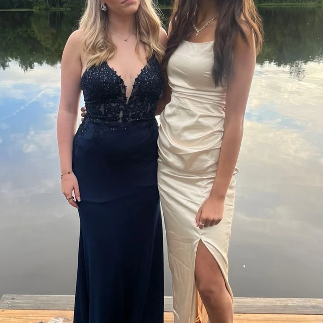 Mörkblå balklänning