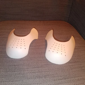 Creas skydd  - Helt oanvänd creas skydd perfekt ifall du inte vill creasa sönder dina skor. Storlek ca 43