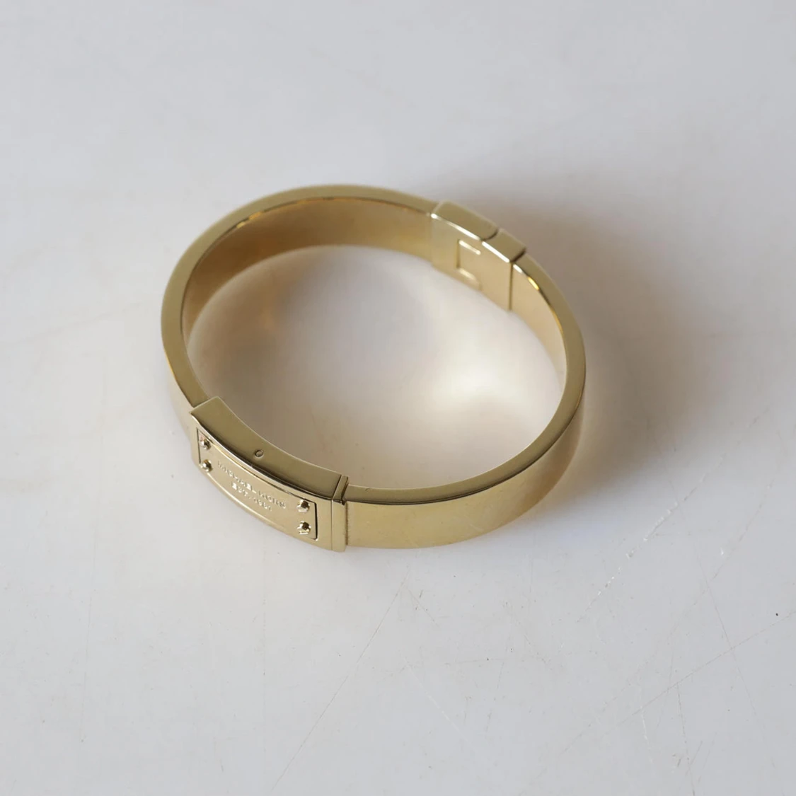 Guldigt armband från Michael Kors - 1