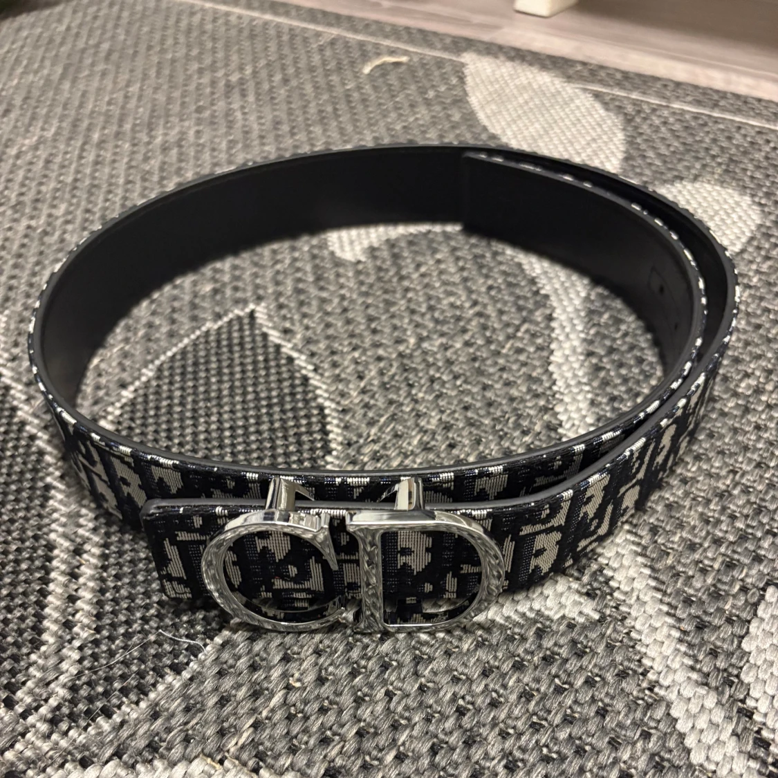 Svart och vit Dior bälte med CD-spänne