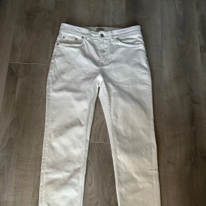 Vita slim jeans från Morris Stockholm - Ny skick använda endast 1 gång 
