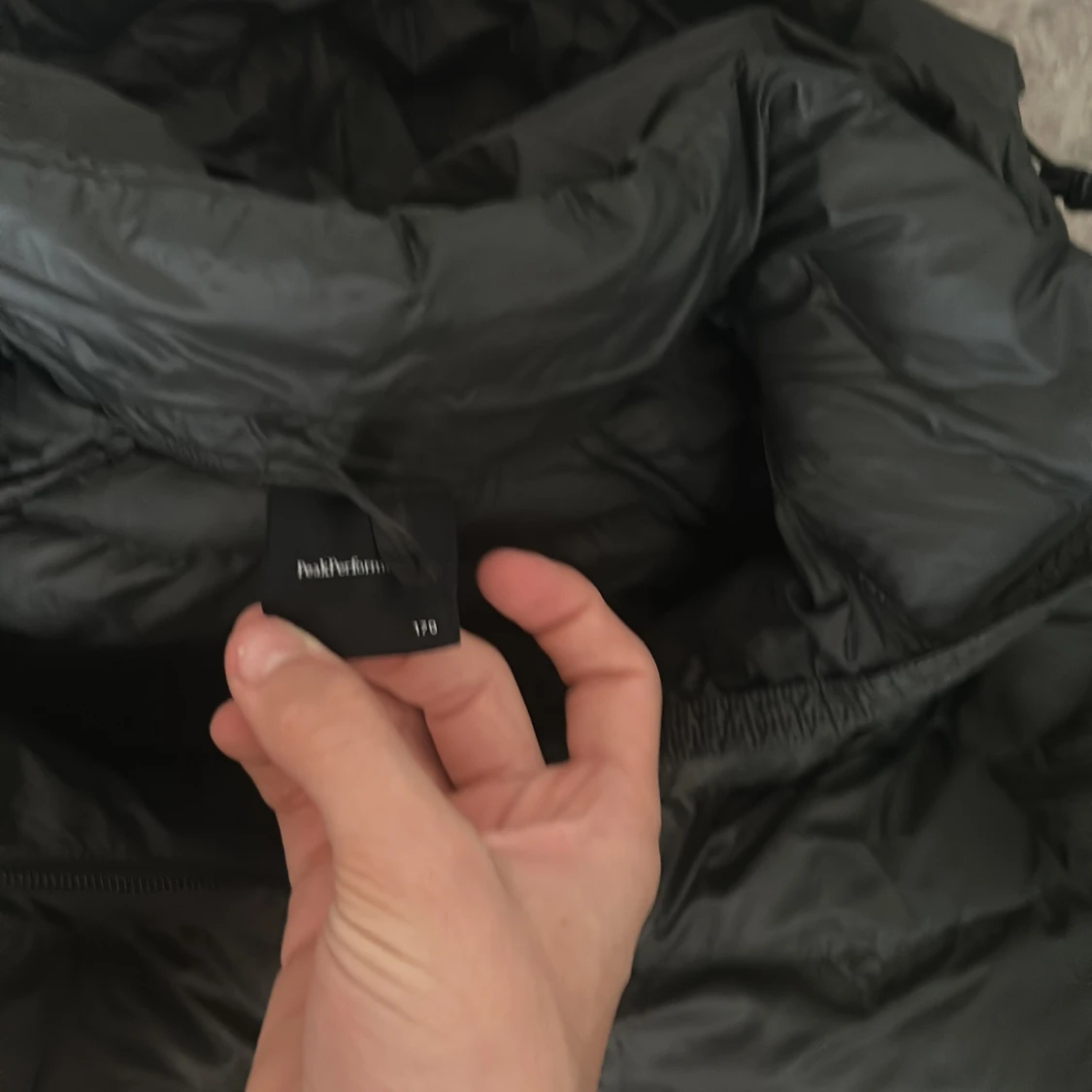 Svart dunjacka Peak Performance - 2