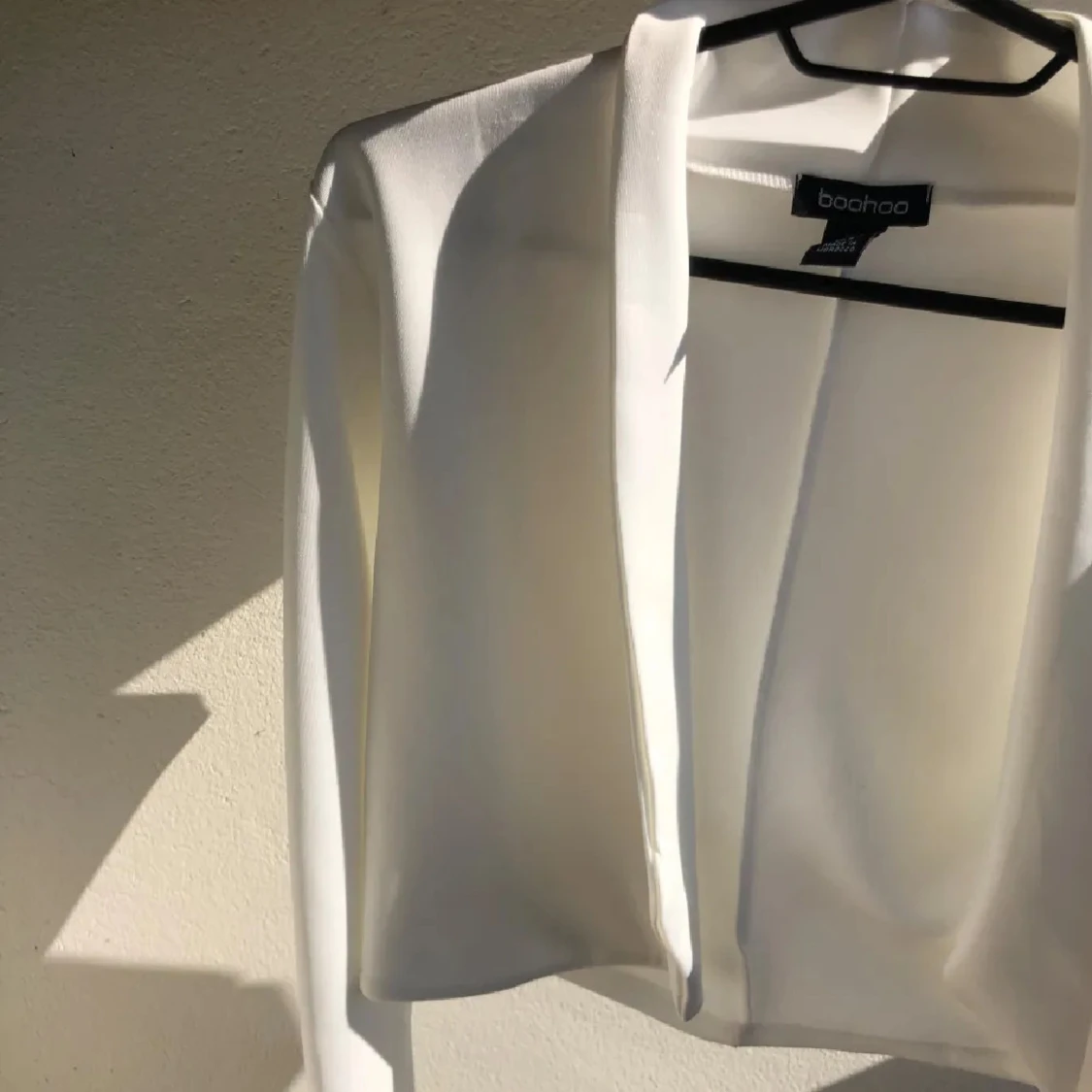 Vit croppad kavaj från Boohoo - 1