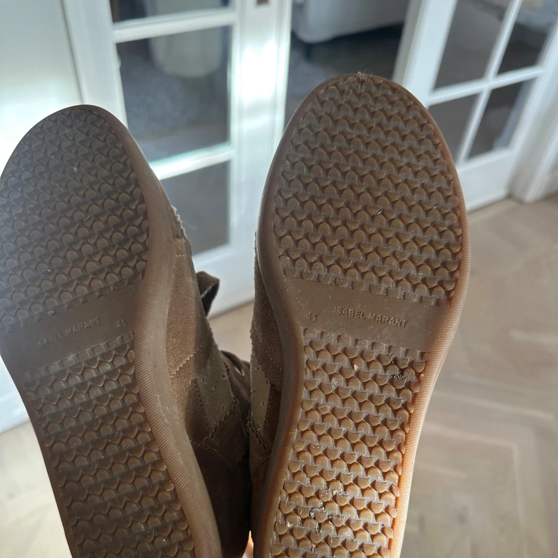 Isabel Marant bruna sneakers i mocka - 4