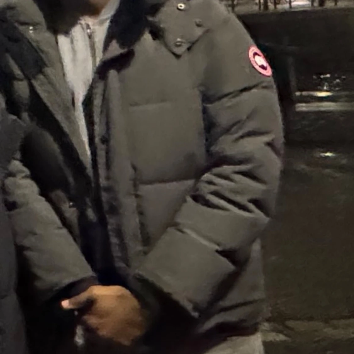 Mörkgrå dunjacka - 1