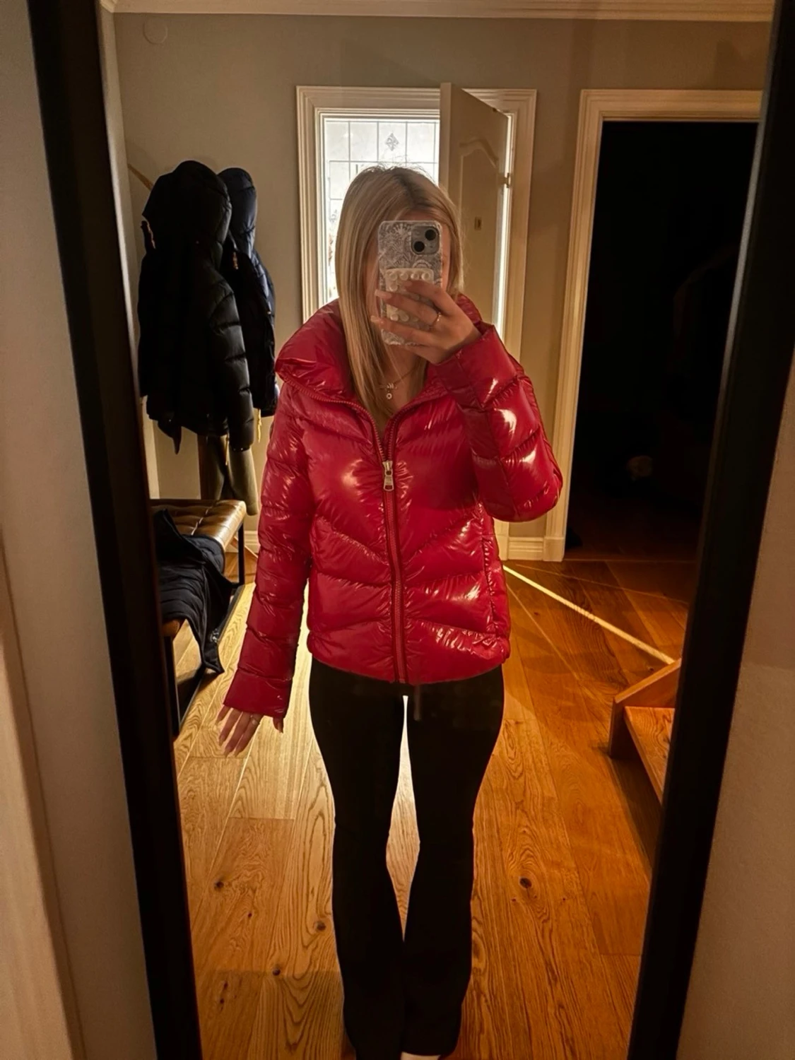 Röd glansig dunjacka från colmar - 3