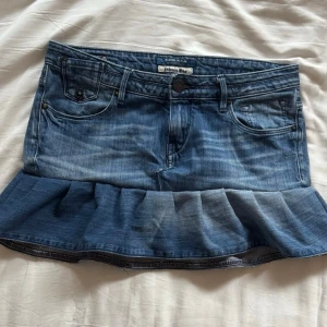 Reserverad - Inte till försäljning, den är reserverad.så ingen idé att trycka köp nu då kommer leveransen avbrytas!