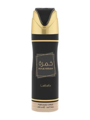 Khamrah Perfumed Spray - Stilren och modern body spray från Lattafa. Volym: 200 ml. Perfekt för dig som vill ha en fräsch touch i vardagen. Snygg design som passar i väskan eller gymbagen.